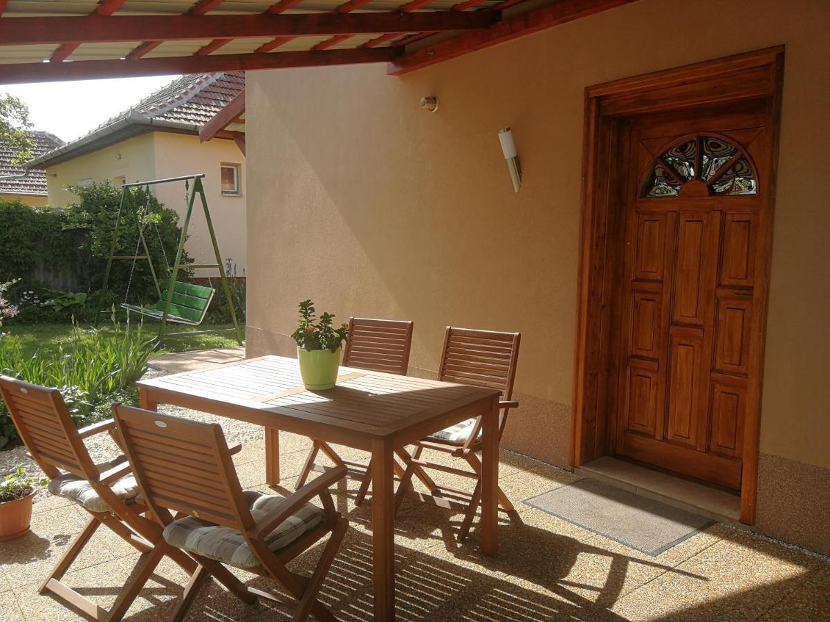 Apartment Agnes Vendeghaz Gyula